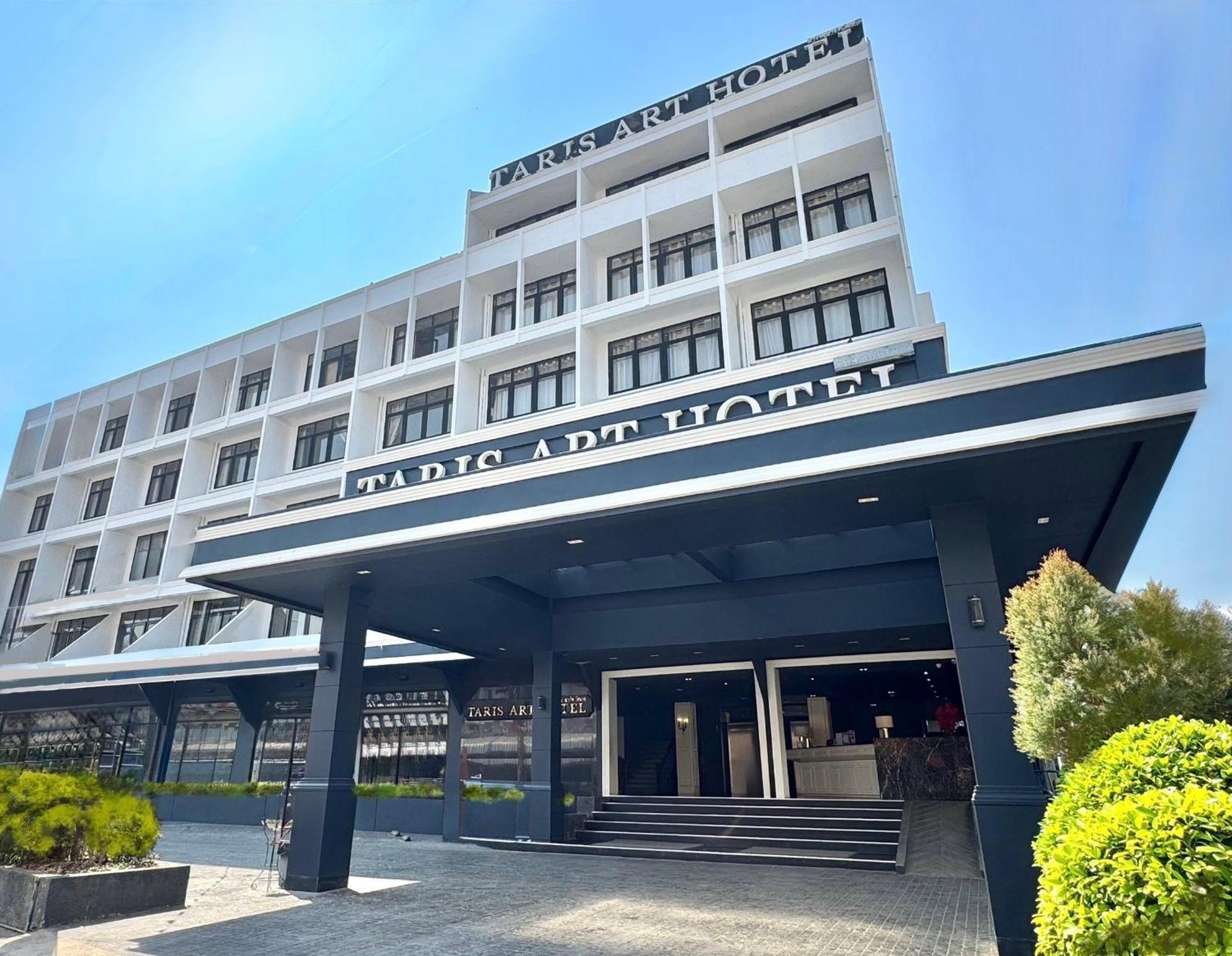 Taris Art Hotel Phrae Εξωτερικό φωτογραφία